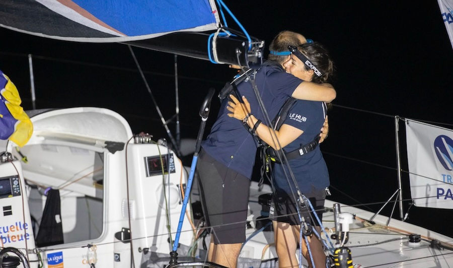 Corentin Horeau et Pauline Thomas à l'arrivée de la Transat Paprec 2023