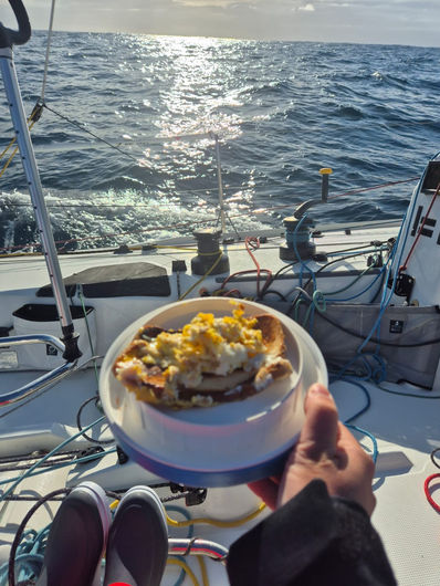 📸 Breakfasts under the sun and naps, day 3 at sea!